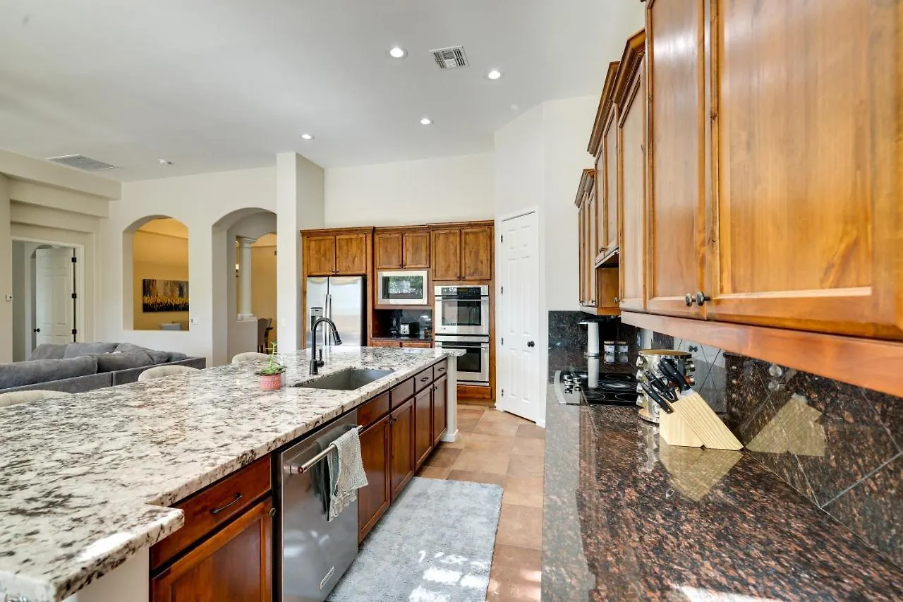 Tatil Evi Spacious North Phoenix Oasis With Pool And Patio!