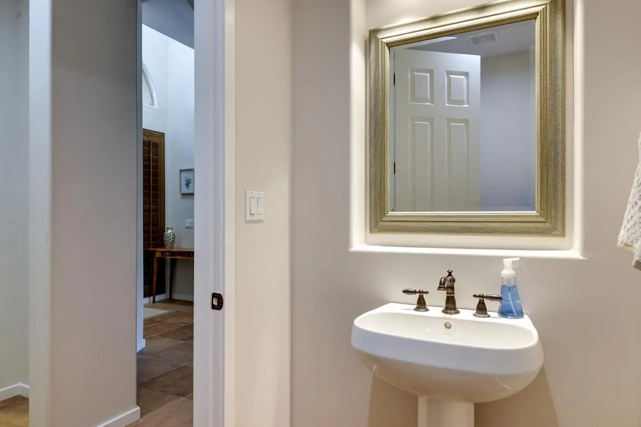 Spacious North Phoenix Oasis With Pool And Patio! ABD