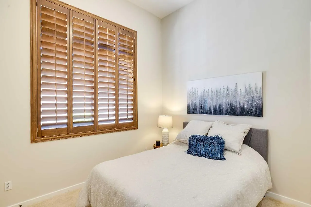 Spacious North Phoenix Oasis With Pool And Patio! 0*,